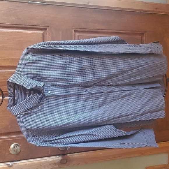 Eddie Bauer Wrinkle Resistant Long Sleeve Button Down Sz. M Shirt - Picture 1 of 13
